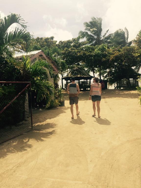 Vacations Beach Fale Hotel Manase Exterior photo