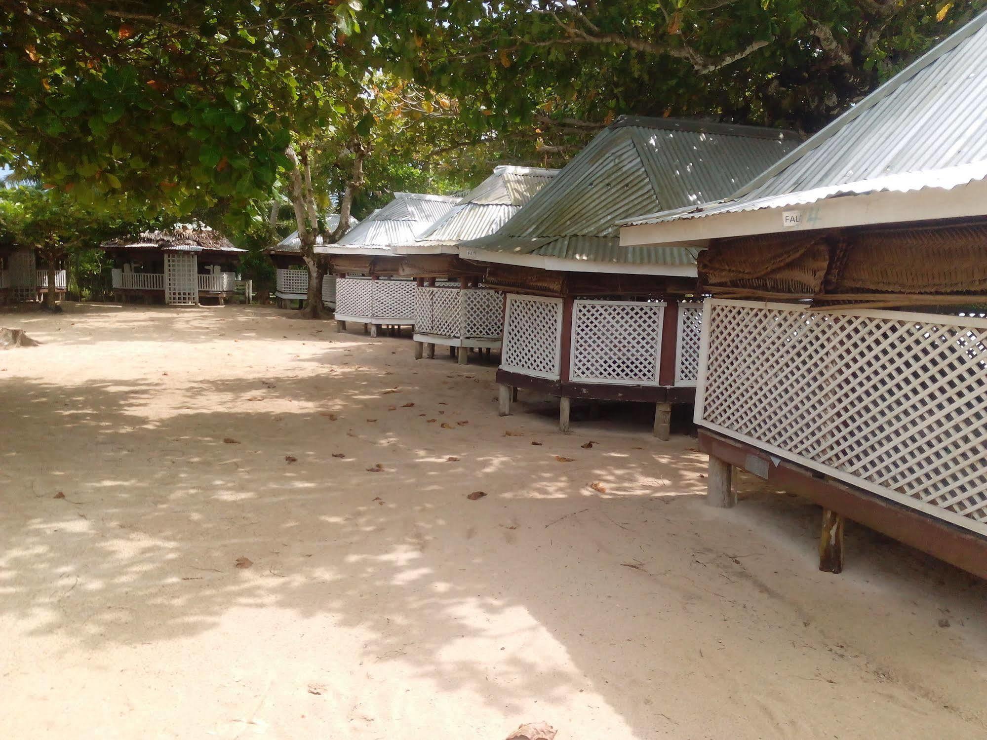 Vacations Beach Fale Hotel Manase Exterior photo
