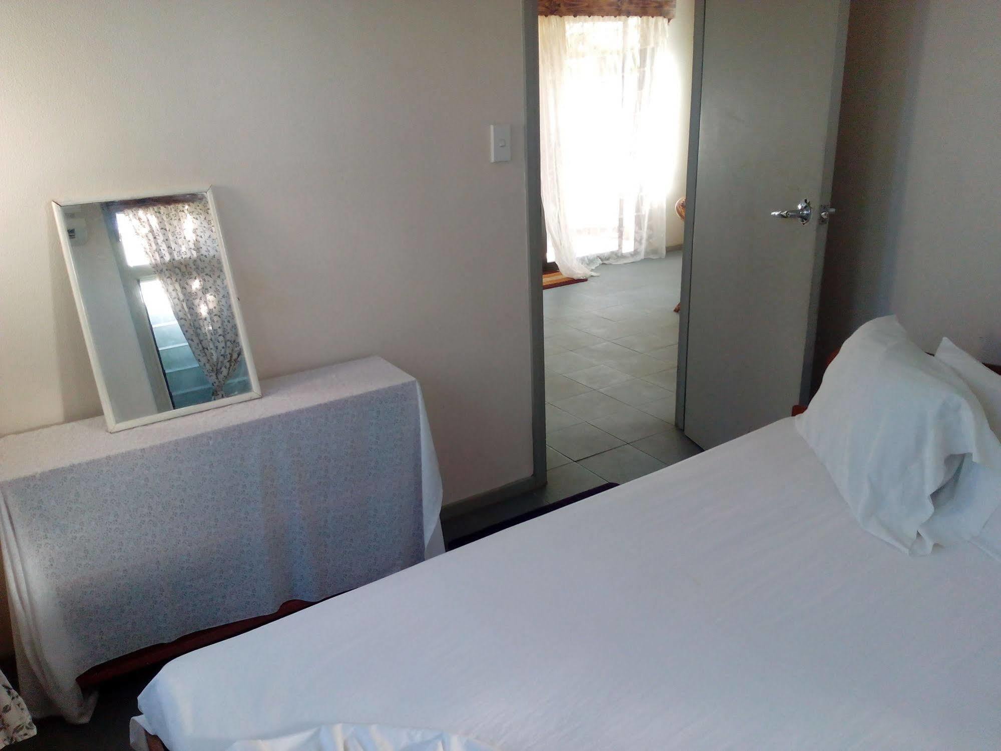Vacations Beach Fale Hotel Manase Exterior photo